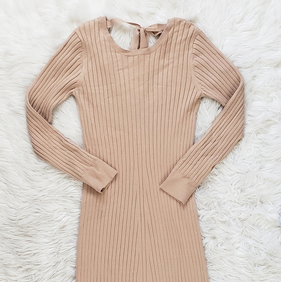 NEW Wayf BFF Hollie Long Sleeve Sweater Dress - Picture 4 of 8